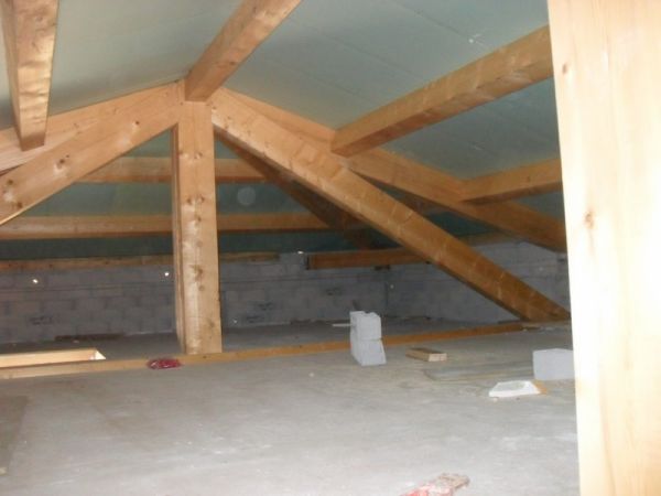 Charpente traditionnelle bois PACA réalisée par les compagnons du devoir Altitude Bois